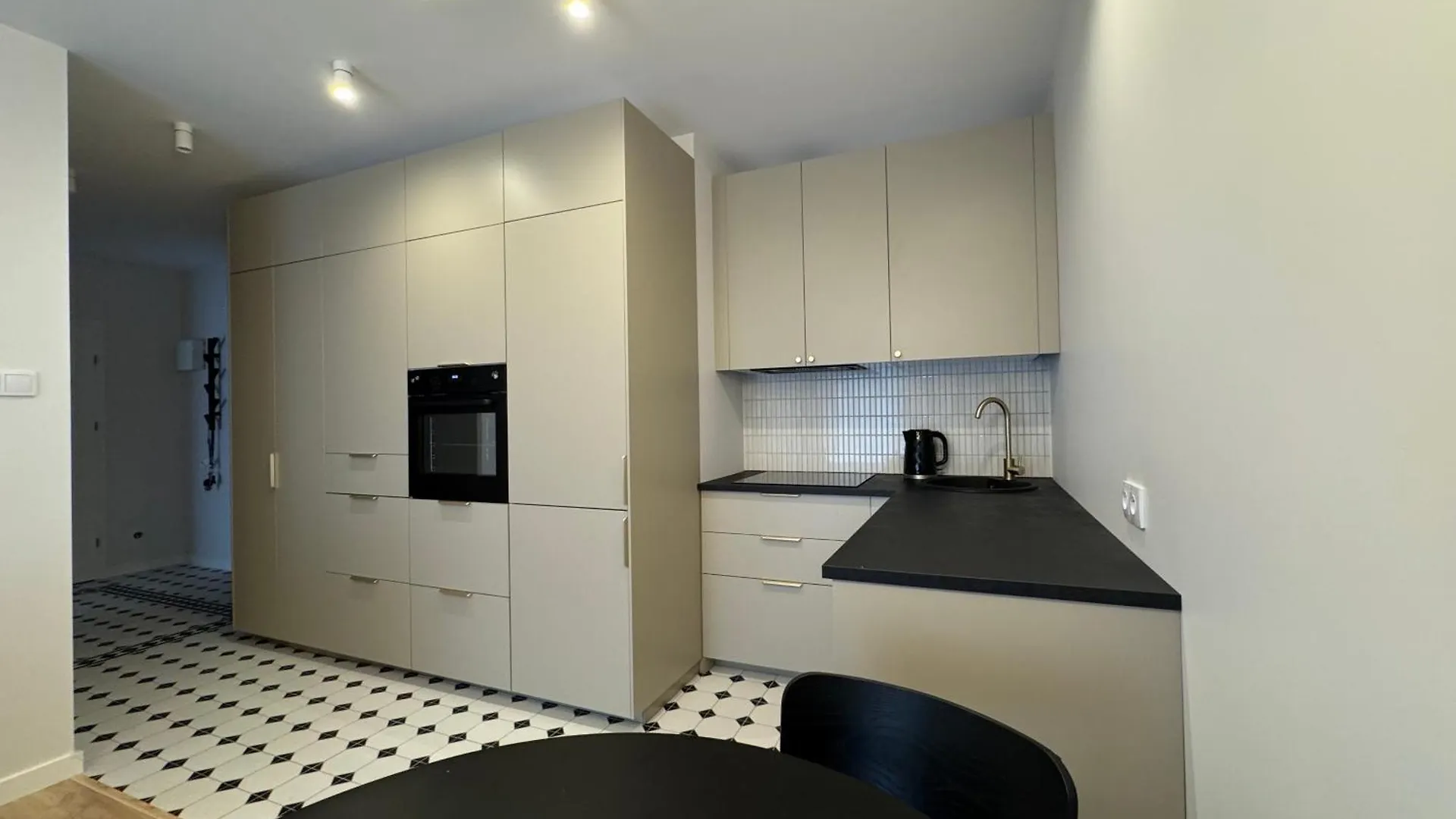 Gdansk Wrzeszcz Apartament 3-Pokojowy Z Ogrodkiem & Darmowy Parking Appartamento